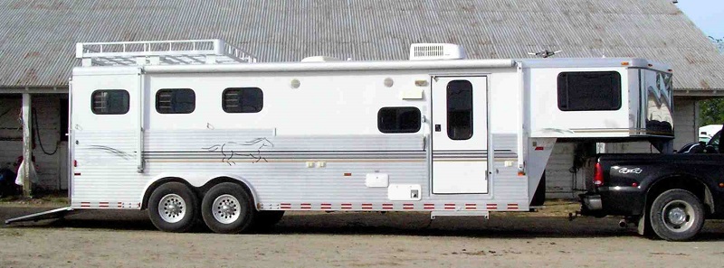 Kevan Garecki, Horse trailer choices, horse trailering, horse hauling, straight-haul designs, Angle-haul vs Straight-haul, gooseneck trailer, horse trailer braking system, bumper-pull trailer, Horse Trailer Options