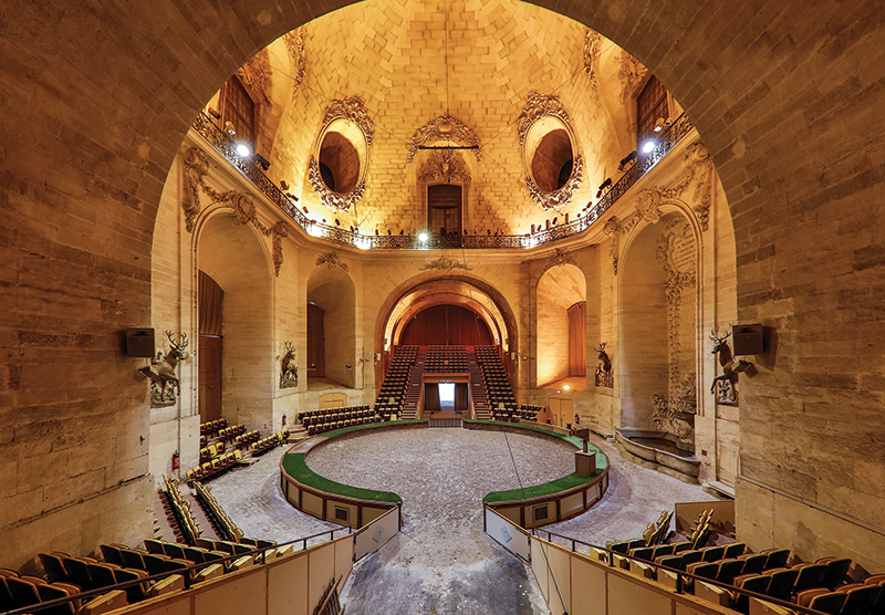 Chantilly show ring dome Copyright Christophe Taniere, Great Stables France, Grandes Ecuries Chantilly, France, museums for horse people, chateau de chantilly, living museum of the horse