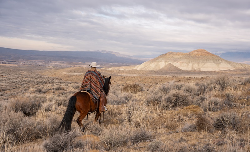 Hideout Lodge & Guest Ranch, holiday horseback rides Wyoming, shawn Hamilton clix photography, horseback riding holidays, horseback vacations, horseback riding chimney rock 