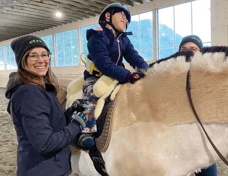 cantra hippotherapy, equine-assisted therapies, horse riding for disabled, canadian therapeutic riding association hippotherapy