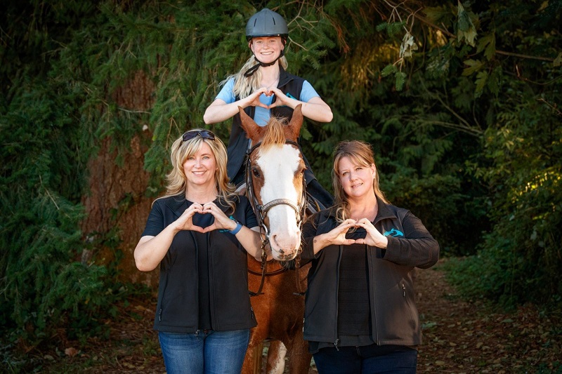 therapeutic riding centres canada, horse riding for therapy, cantra, valley therapeutic equestrian association 