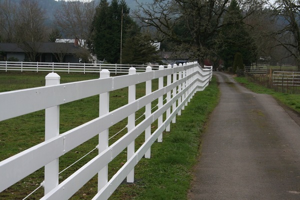 horse fencing, equine fencing, ferris fencing, system fencing, gardner fence, cf fence, woodguard fence, electric fencing, vinyl fencing, wire fencing, build horse fence