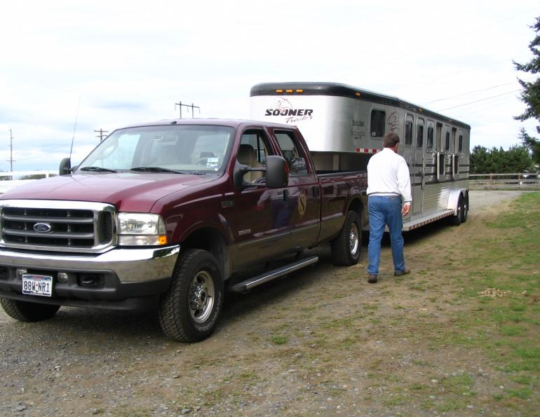 Choosing a Tow Vehicle for Your Horse Trailer