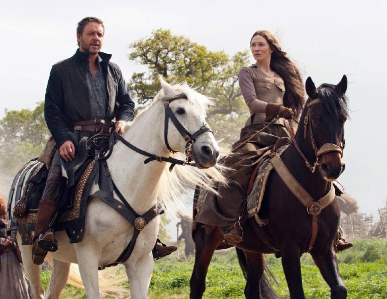 celebrities on horses, stars on horses, celebrity horse addicts, russell crowe on a horse, all about that horse, horse stories, horse news, fun horse stories, interesting horse news, trending horse industry